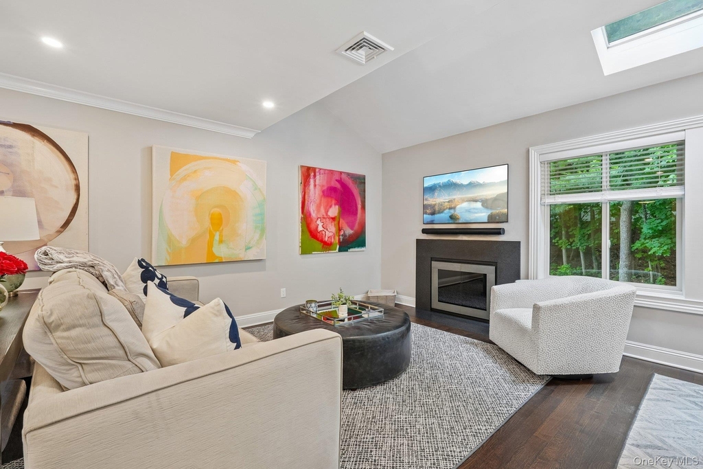 159 Birchwood Close - Photo 3