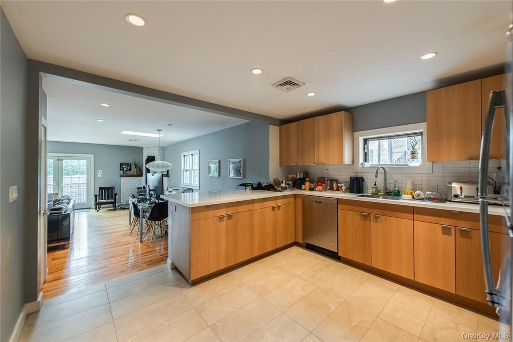 44 Main Street - Photo 9
