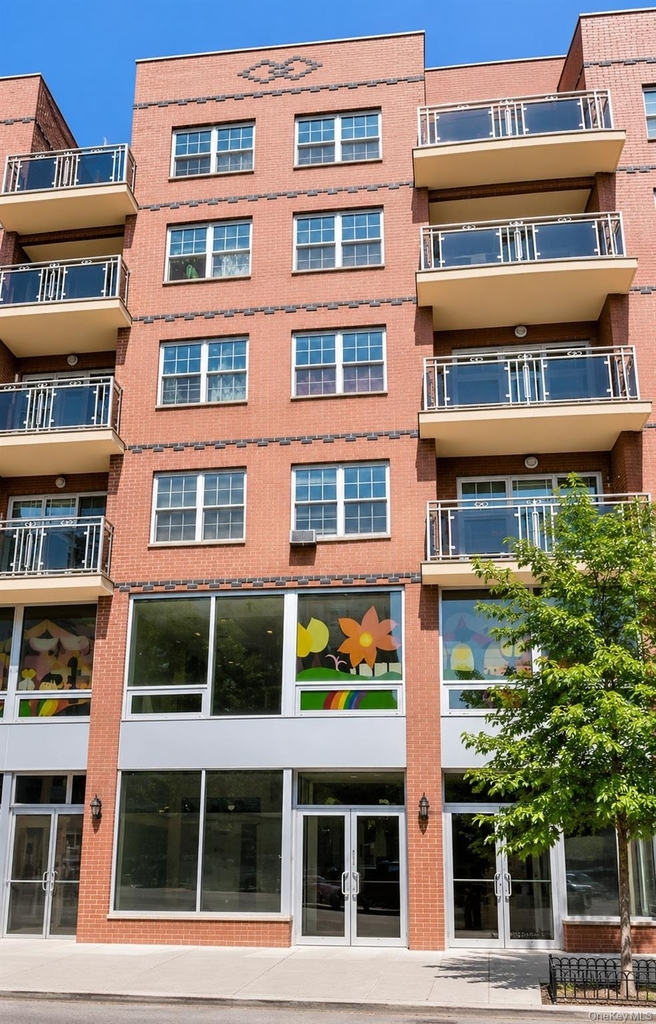 35-19 Leavitt Street - Photo 0