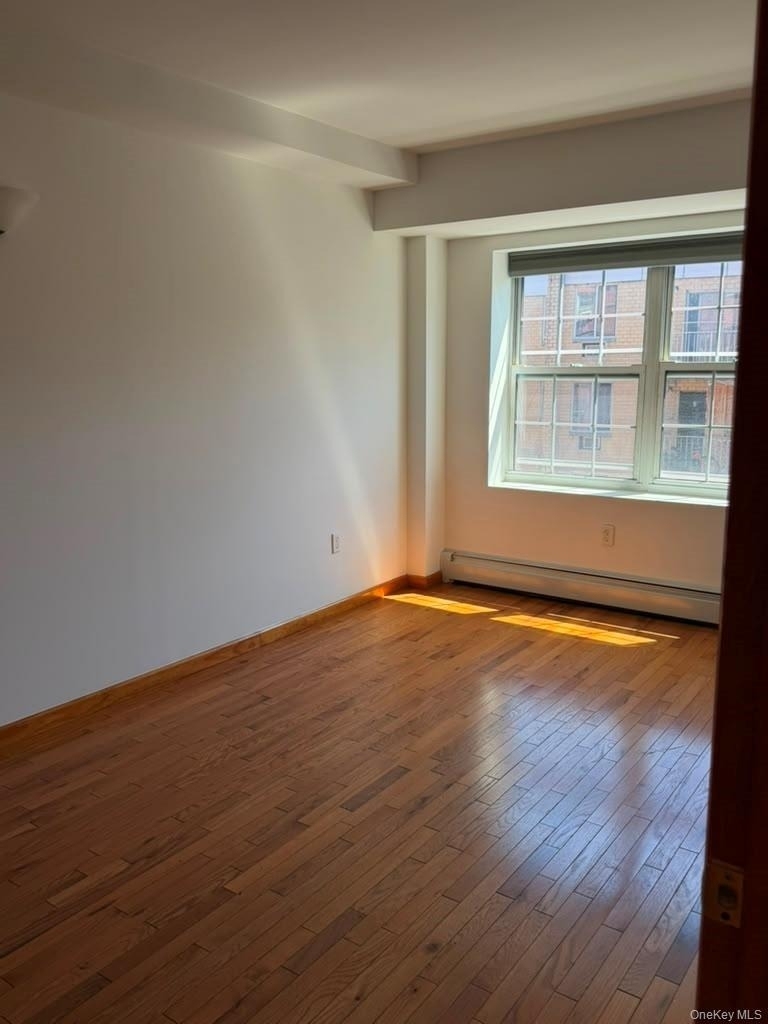 35-19 Leavitt Street - Photo 6