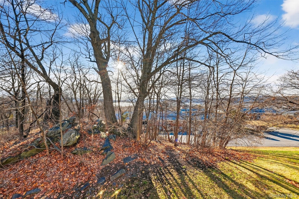 4 Colonial Road - Photo 15