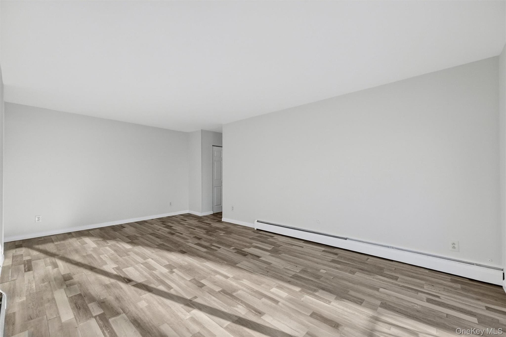 4 Colonial Road - Photo 7
