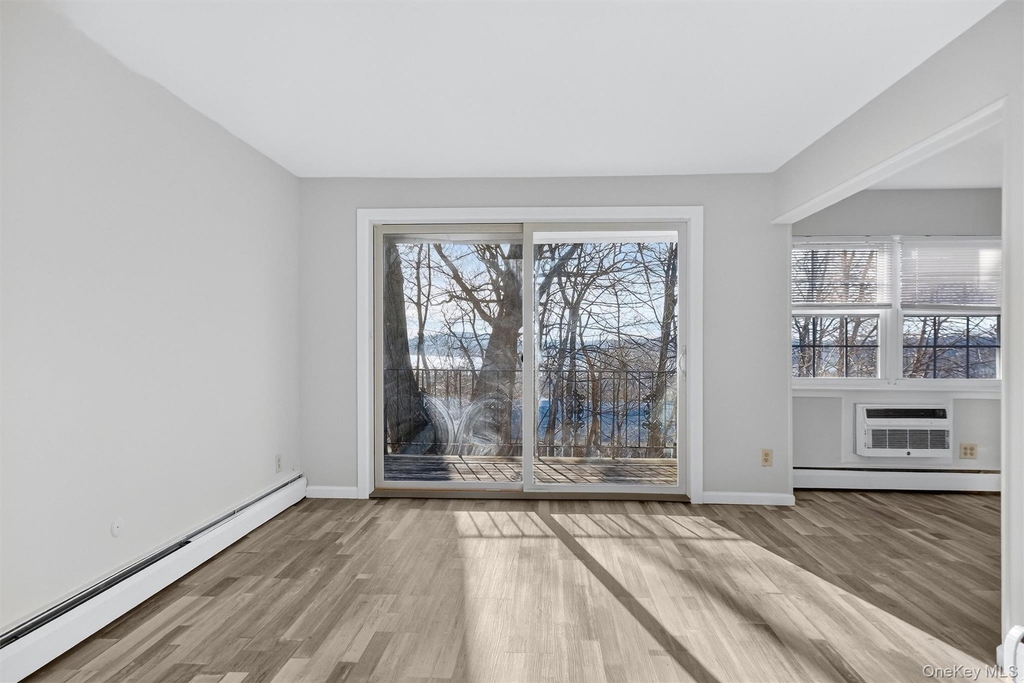 4 Colonial Road - Photo 2