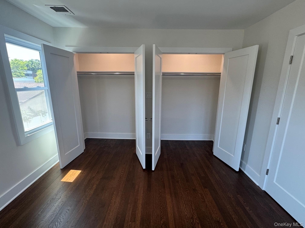 482 Fourth Avenue - Photo 4