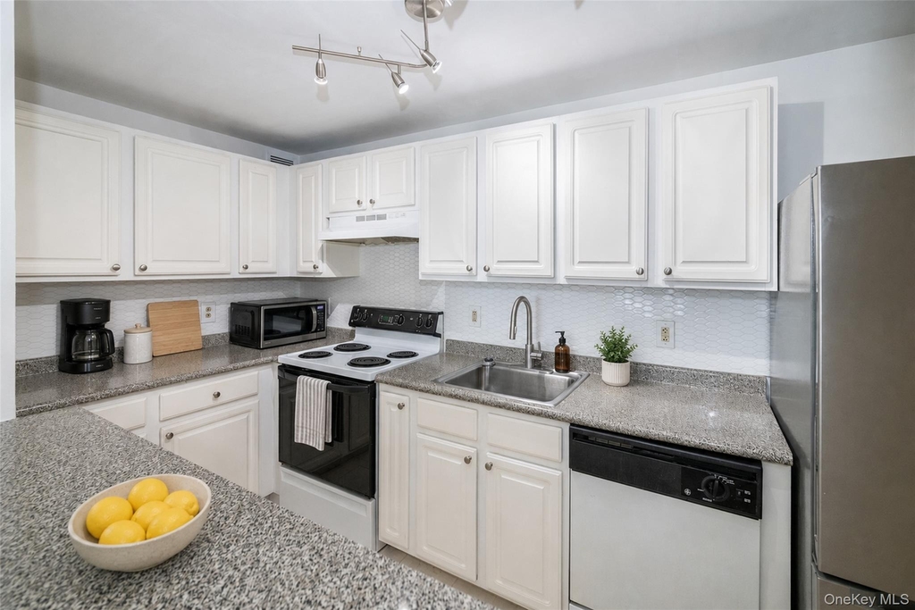 123 Mamaroneck Avenue - Photo 8