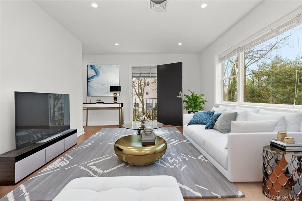 517 Walnut Street - Photo 2