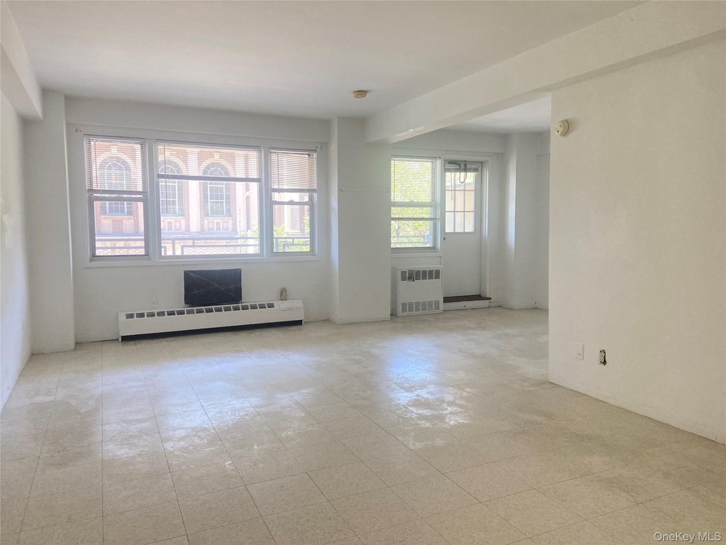 89-15 Parsons Boulevard - Photo 2