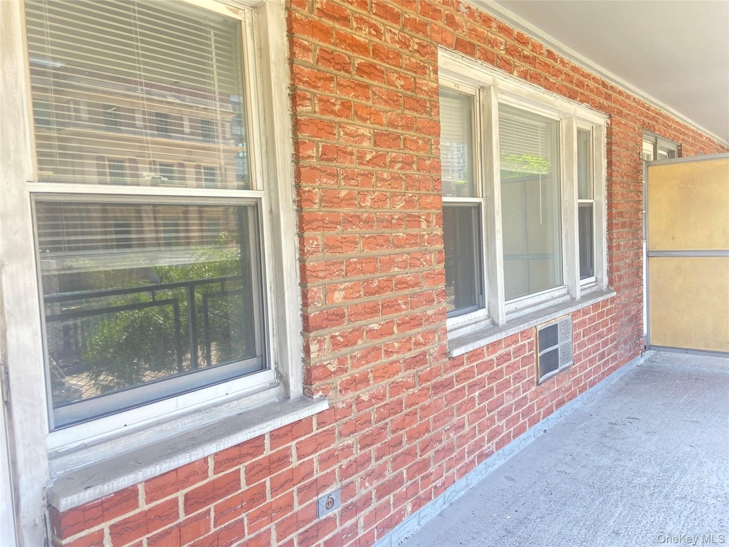 89-15 Parsons Boulevard - Photo 7