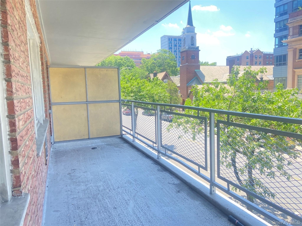 89-15 Parsons Boulevard - Photo 6