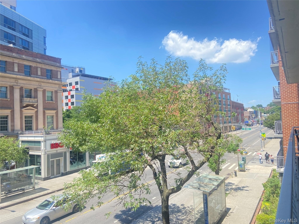 89-15 Parsons Boulevard - Photo 5