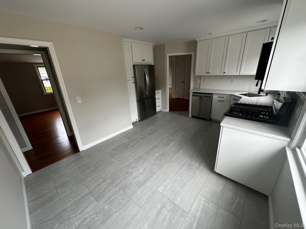 21 Batavia Place - Photo 4