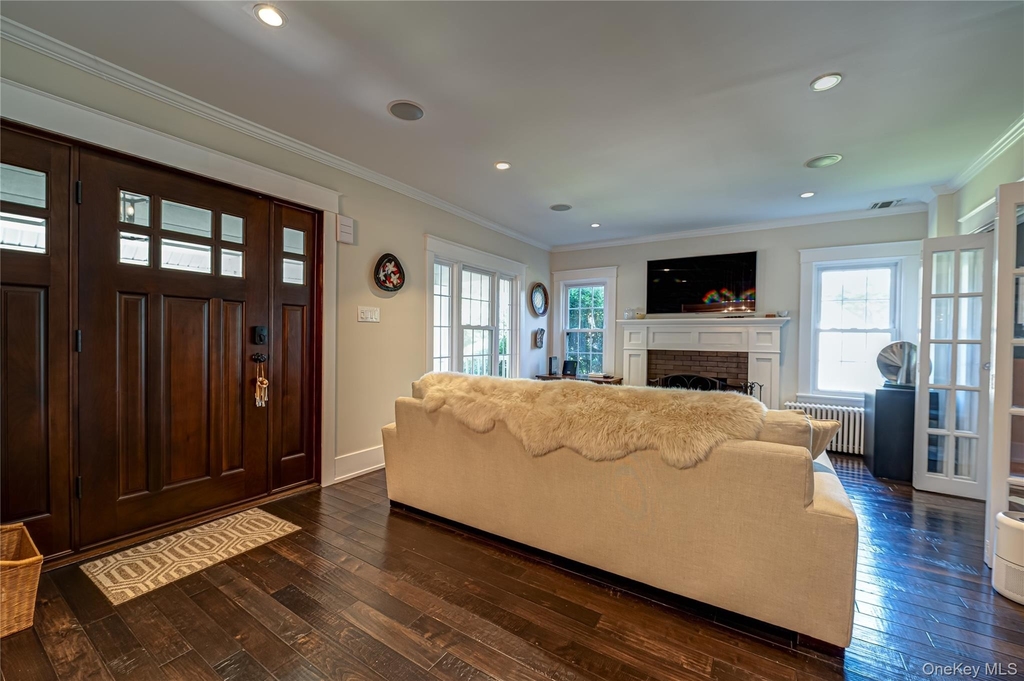 24 Soundview Road - Photo 6