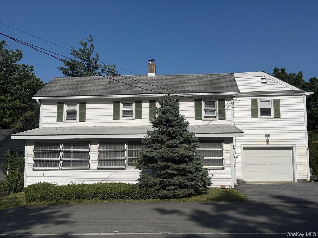 1390 Kings Highway - Photo 0