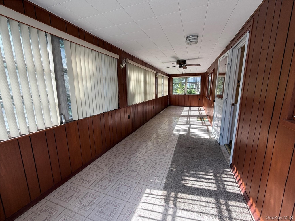 1390 Kings Highway - Photo 3