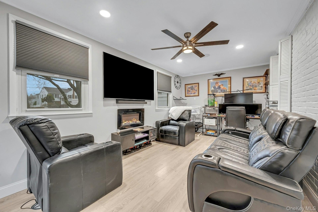 32 Glendale Avenue - Photo 1
