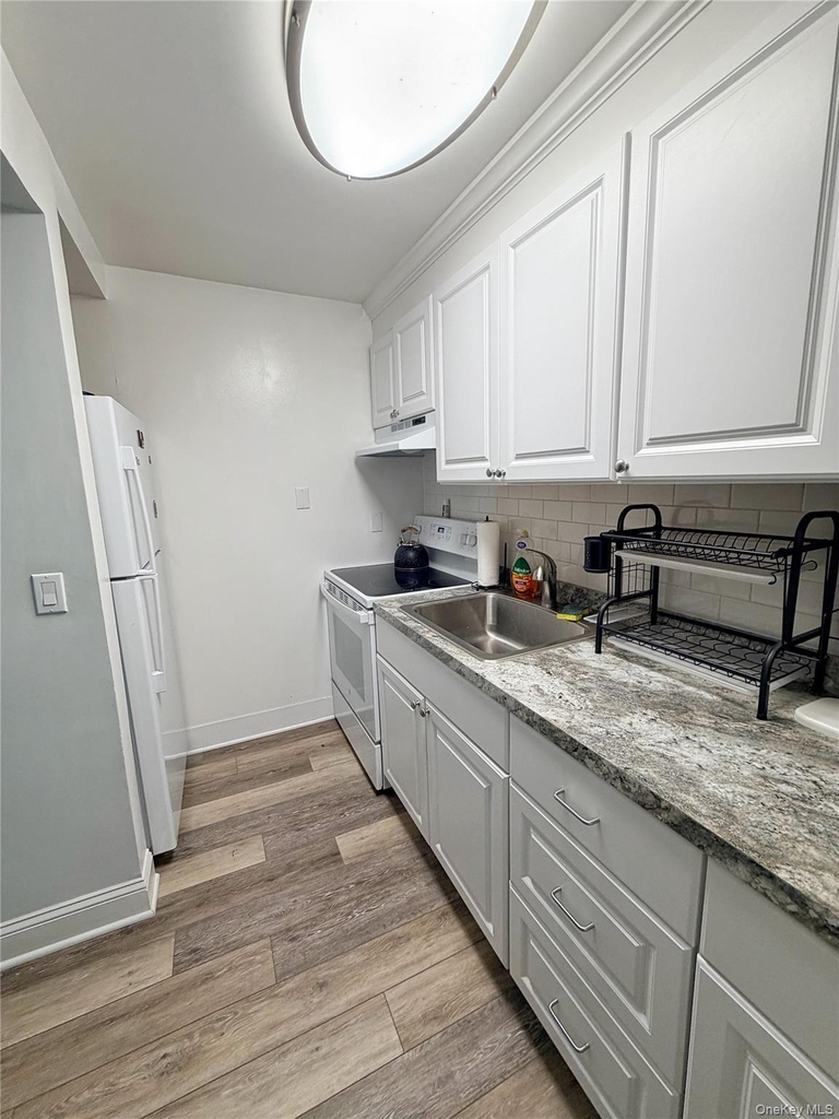 1143 E Main Street - Photo 1