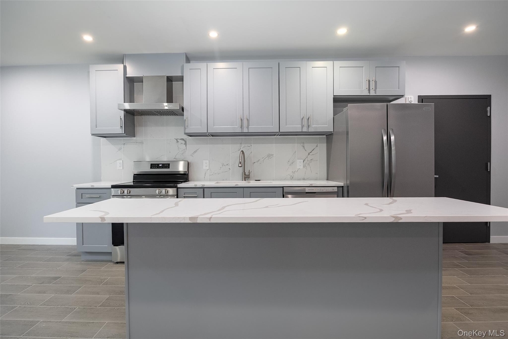 126 Innis Avenue - Photo 2
