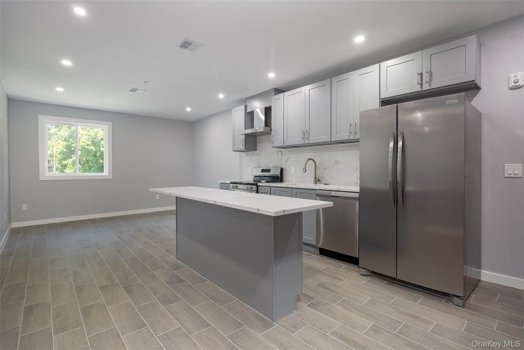 126 Innis Avenue - Photo 1