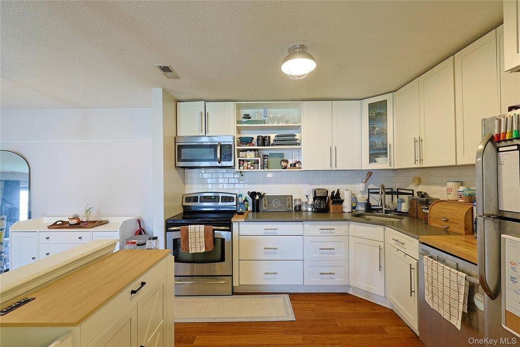 3 Brook Drive - Photo 6