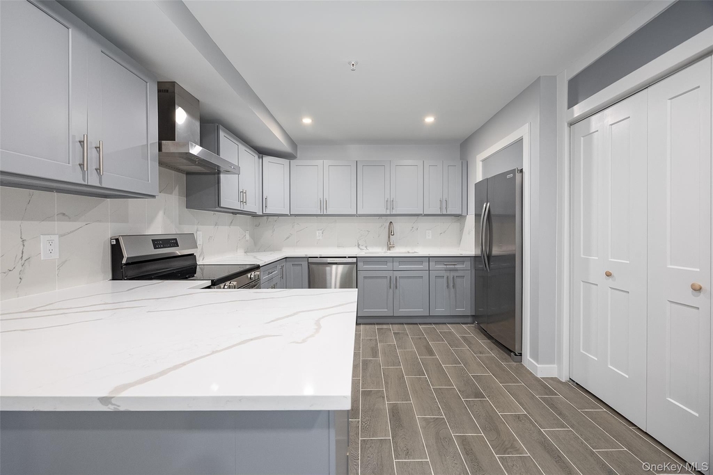 126 Innis Avenue - Photo 1