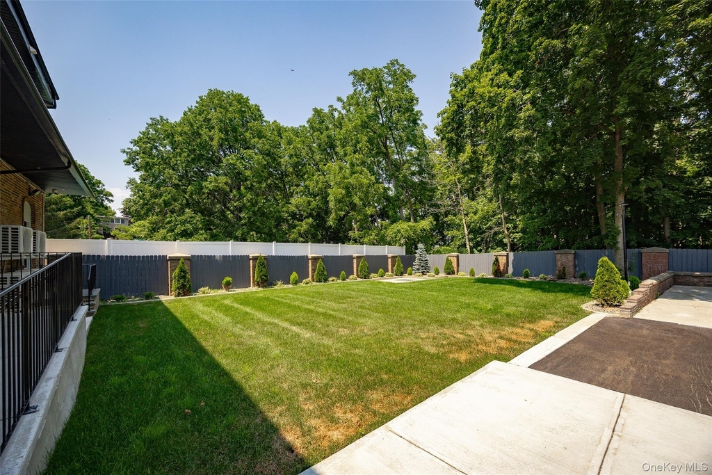 126 Innis Avenue - Photo 8