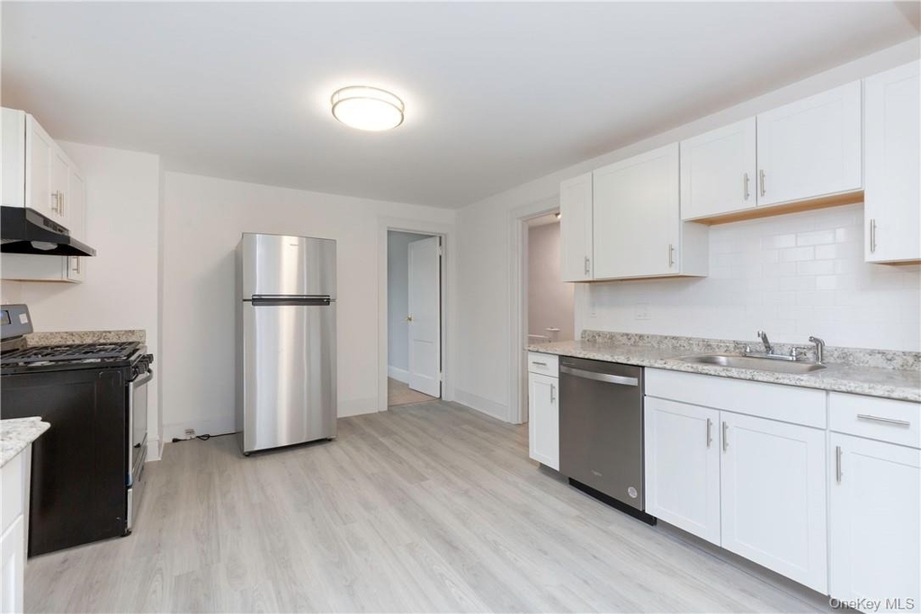 167 Brook Street - Photo 4