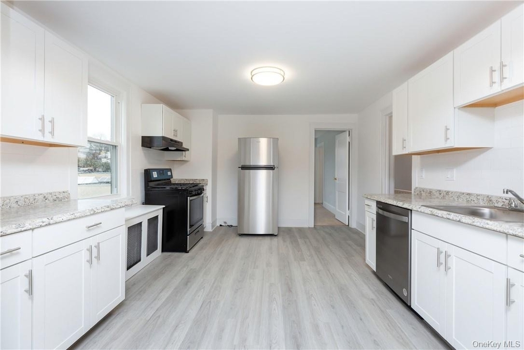 167 Brook Street - Photo 3