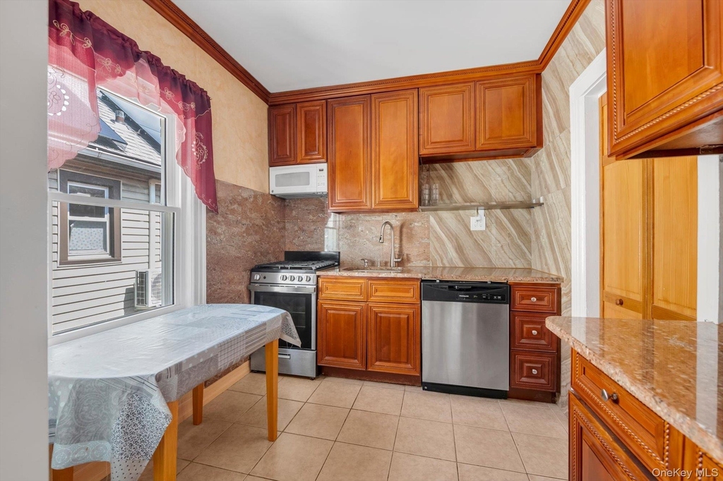 102-06 63 Avenue - Photo 5