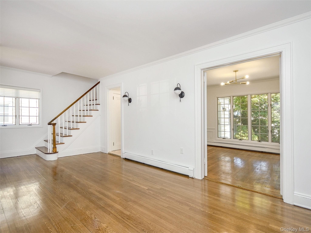 121 Hillcrest Avenue - Photo 2