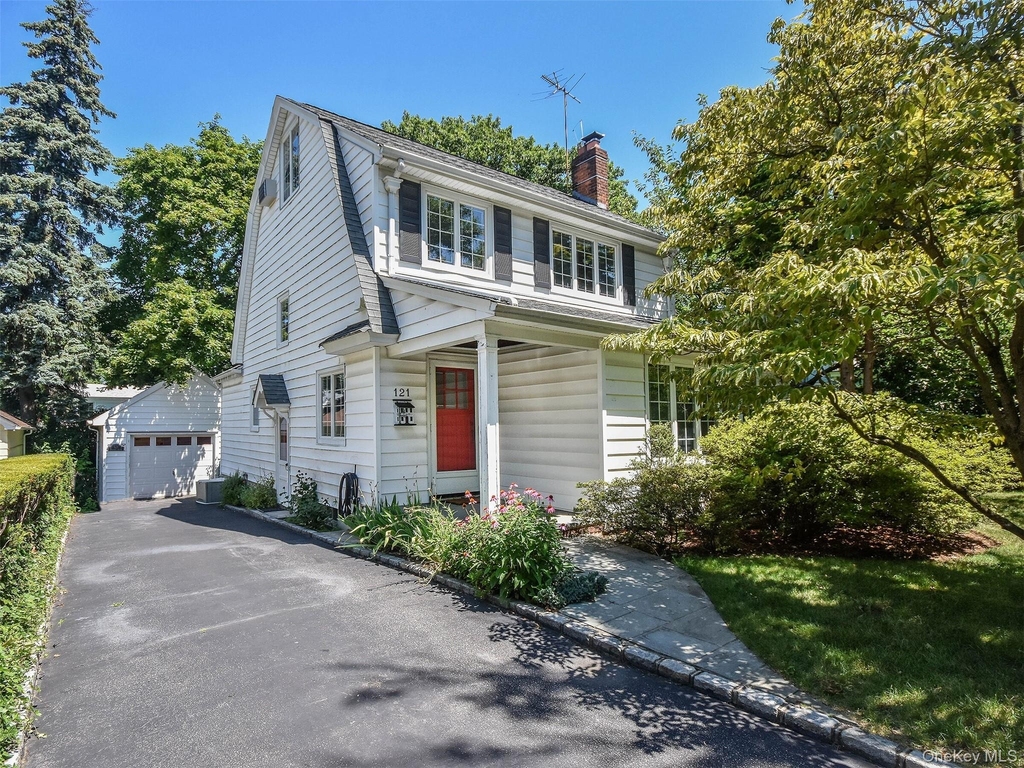 121 Hillcrest Avenue - Photo 0