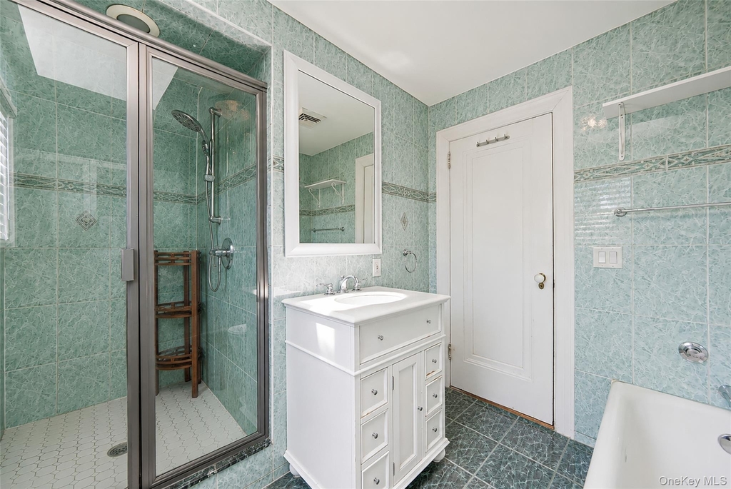 53 Mowbray Avenue - Photo 14