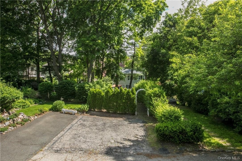 8 Elkan Road - Photo 16