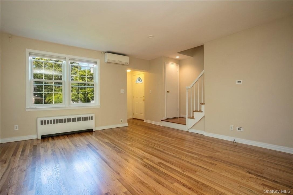 8 Elkan Road - Photo 3
