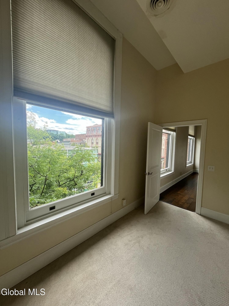 256 Broadway - Photo 4