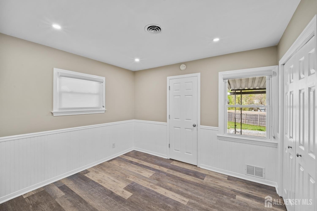 49 Louis Avenue - Photo 9