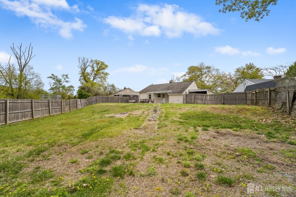 49 Louis Avenue - Photo 14
