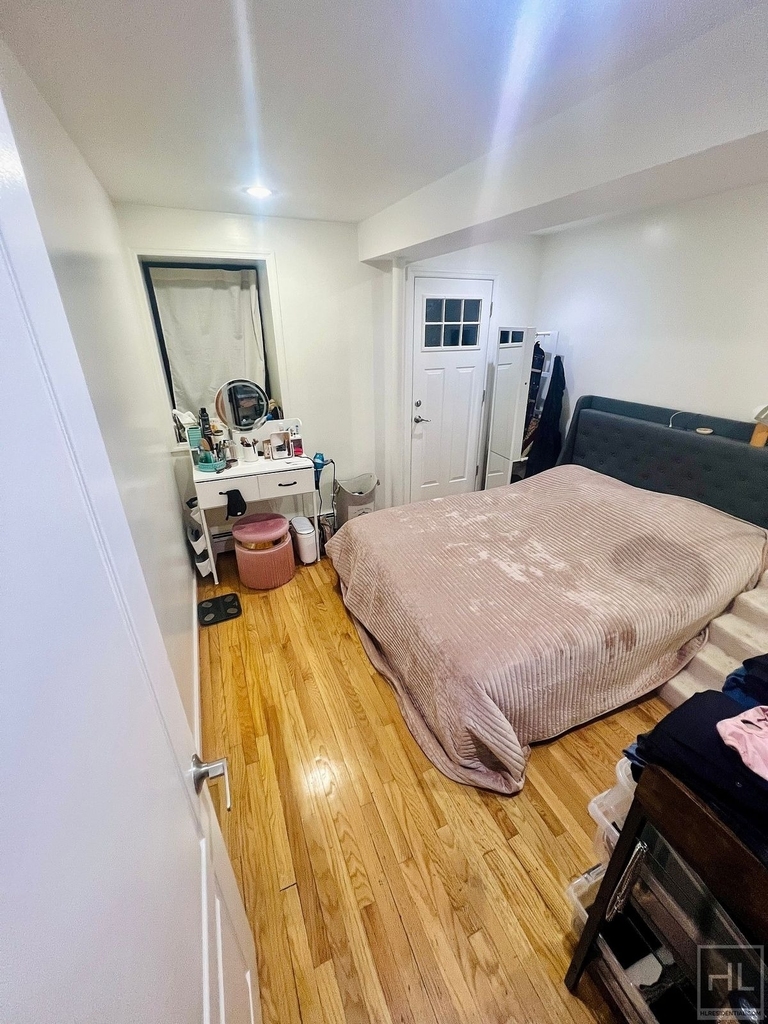 14 Covert Street - Photo 7