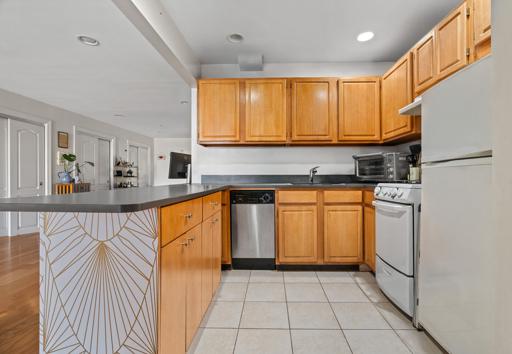 19-19 24th Avenue - Photo 7