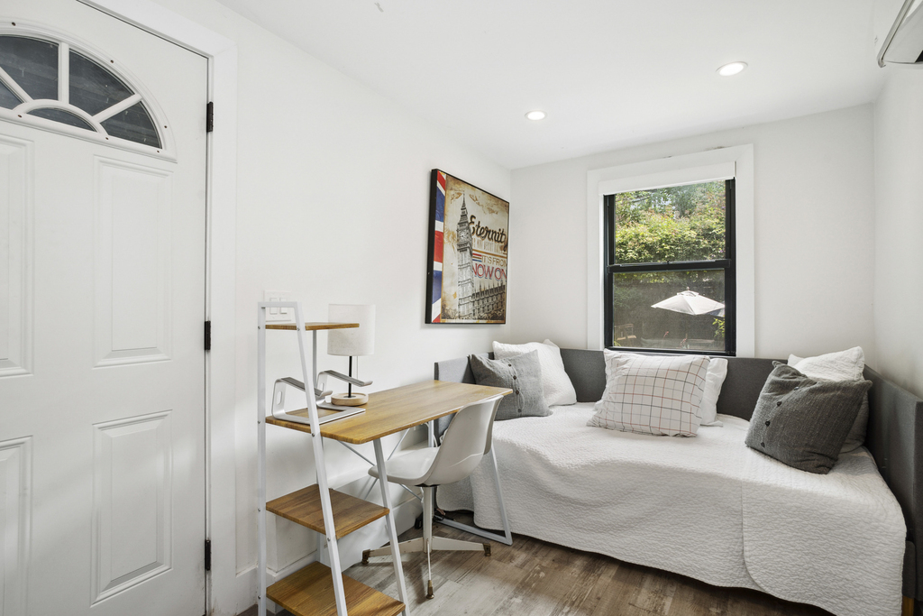 362 Hancock Street - Photo 4