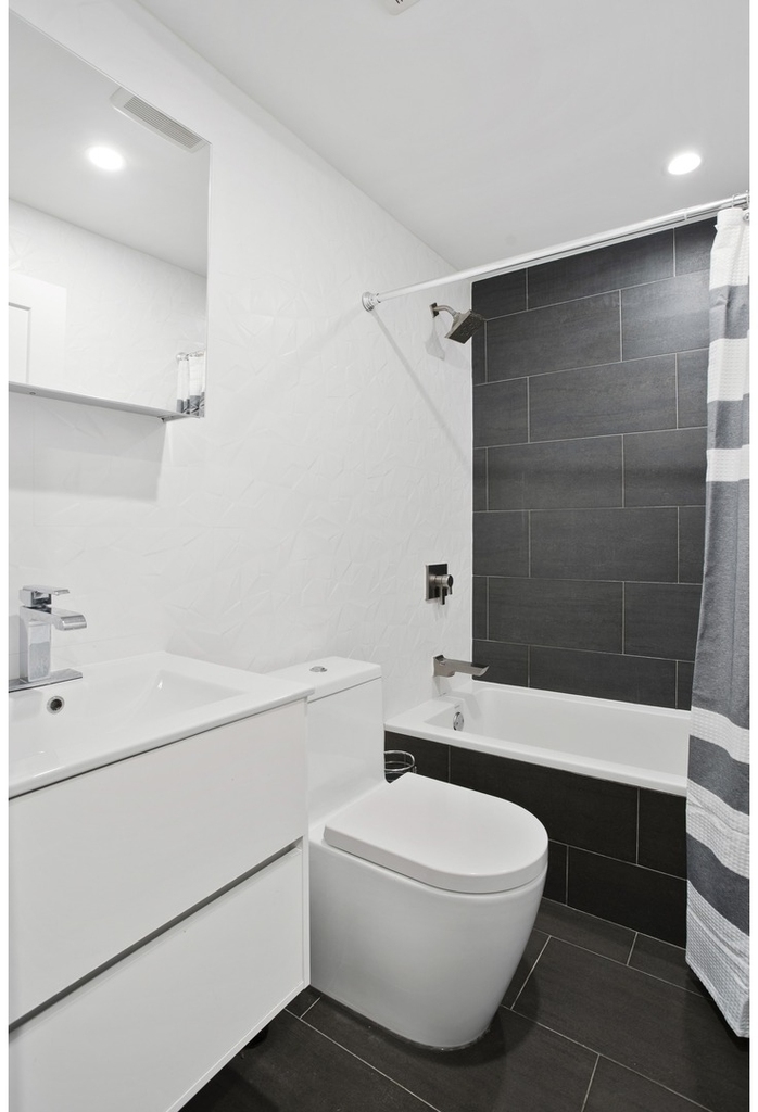 362 Hancock Street - Photo 3