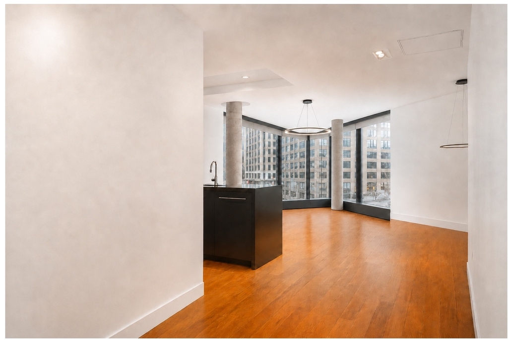 1 7th Avenue S - Photo 1