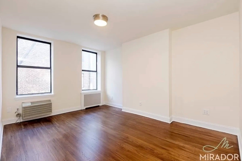 1556 York Avenue - Photo 0