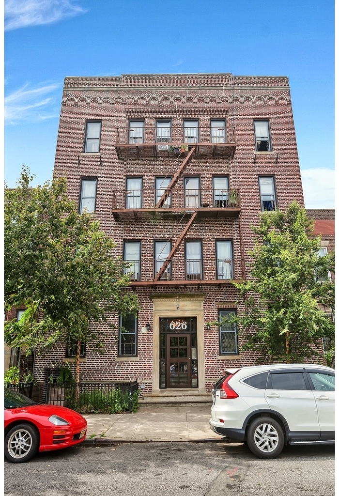 626 Lincoln Place - Photo 6