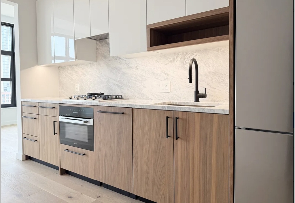 29 Huron Street - Photo 2