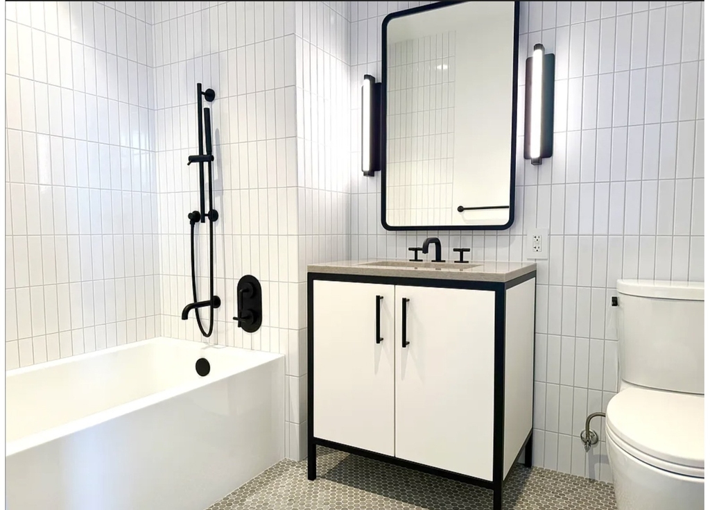 29 Huron Street - Photo 3