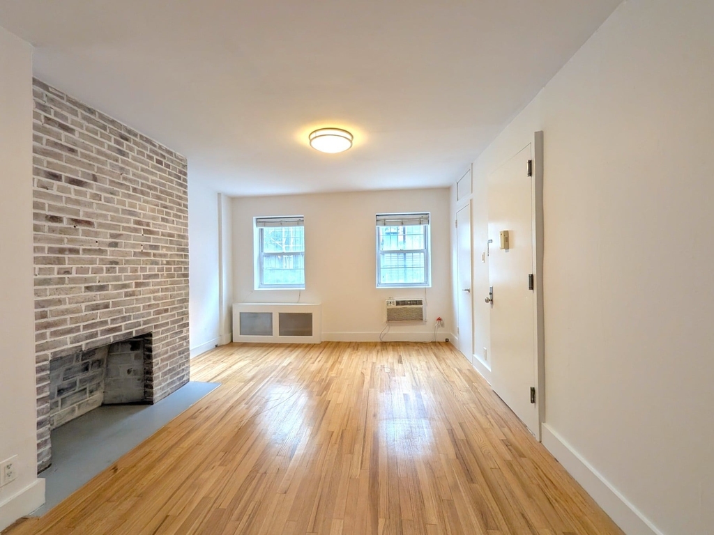 310 W 22nd Street - Photo 0