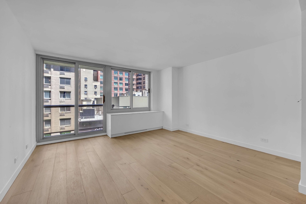 234 E 46th Street - Photo 14