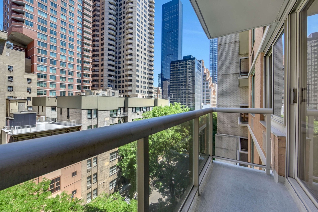 234 E 46th Street - Photo 7