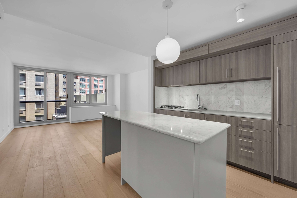 234 E 46th Street - Photo 0