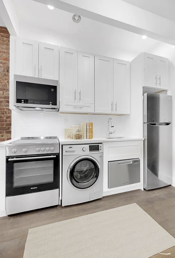 316 2nd Avenue - Photo 5